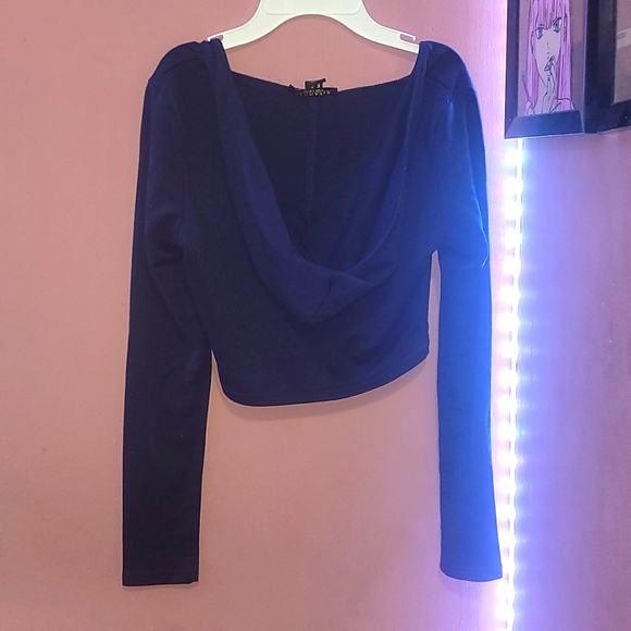 Crop top - Picture 2 of 2